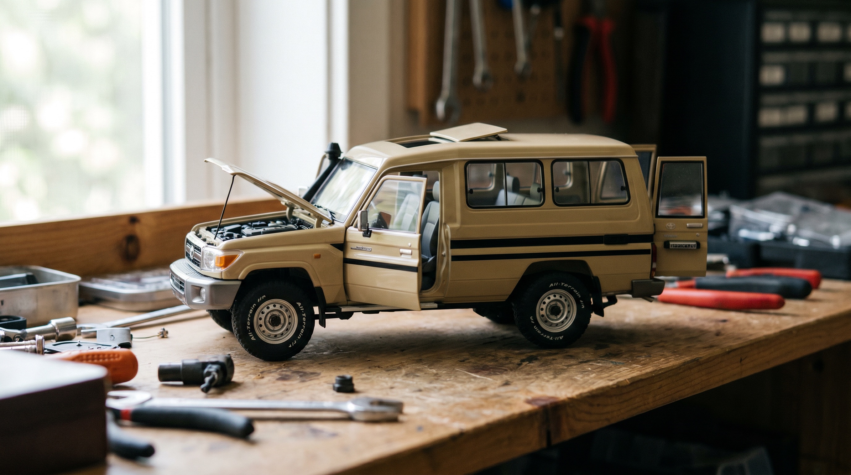 Toyota Land Cruiser 70 Series Troopcarrier (1:18) — Australian Spec