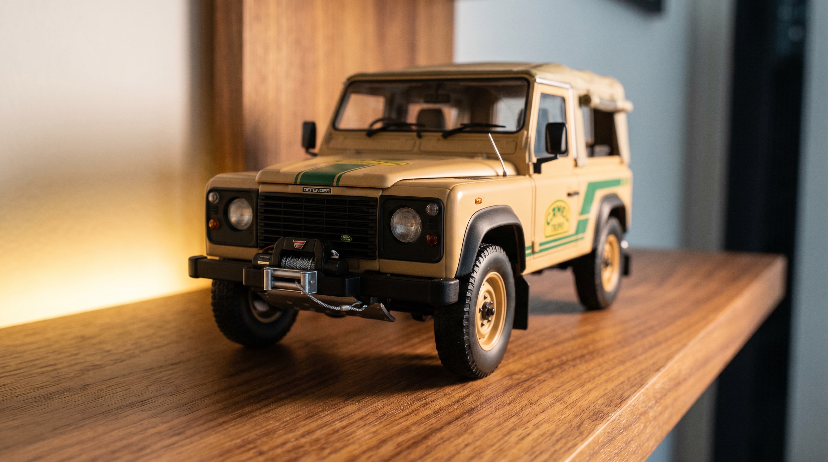 Land Rover Defender 90 Camel Trophy Edition (1:18) — 1991